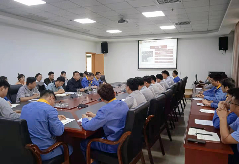 集團公司黨委委員仇雅鳴作專題教育宣講2.jpg