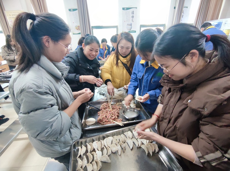 包餃子比賽.jpg