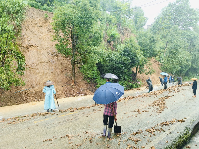 建強(qiáng)公司山體滑坡.jpg